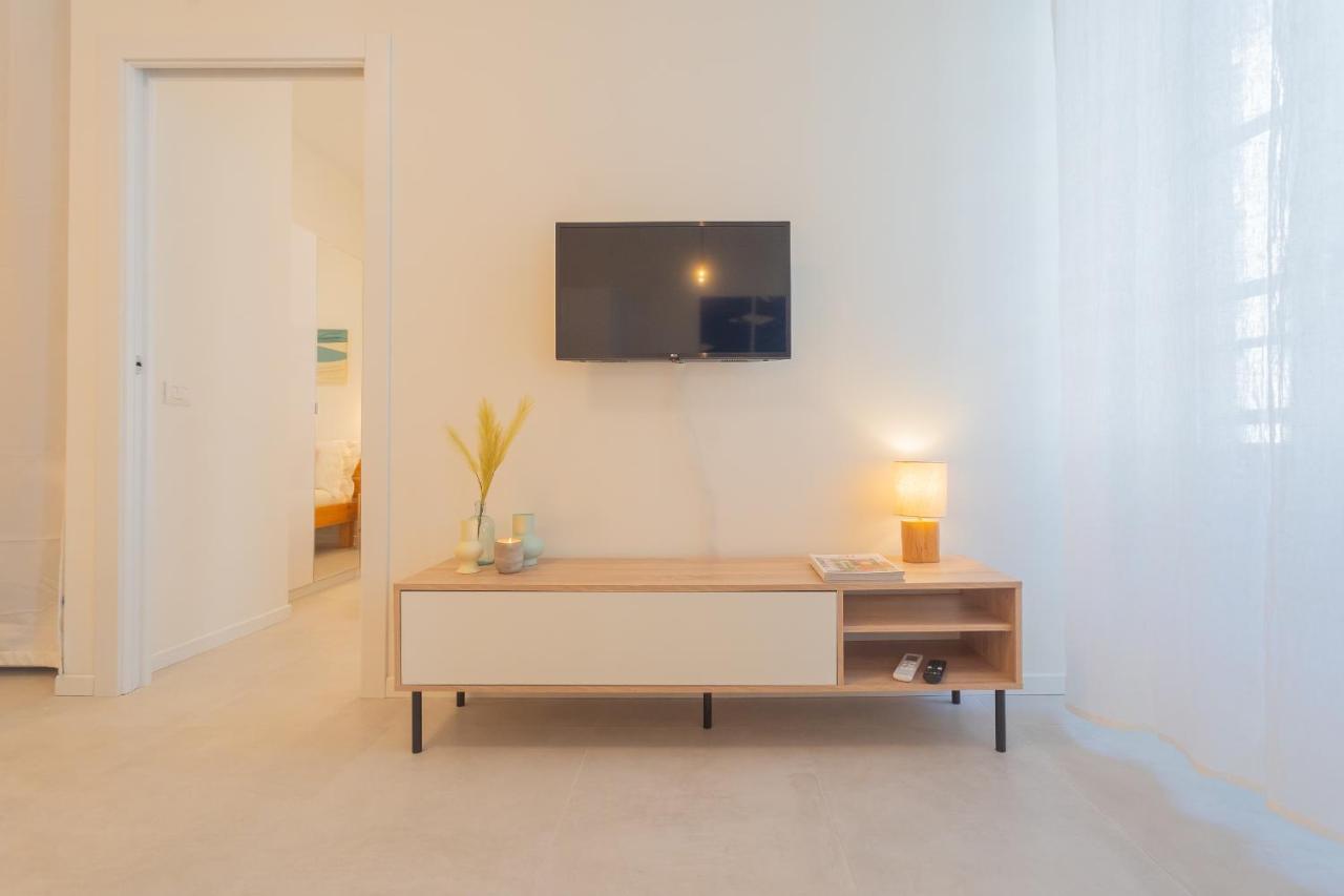 Enchanted Como Lake - City Apartment 2 By Rent All Como Buitenkant foto