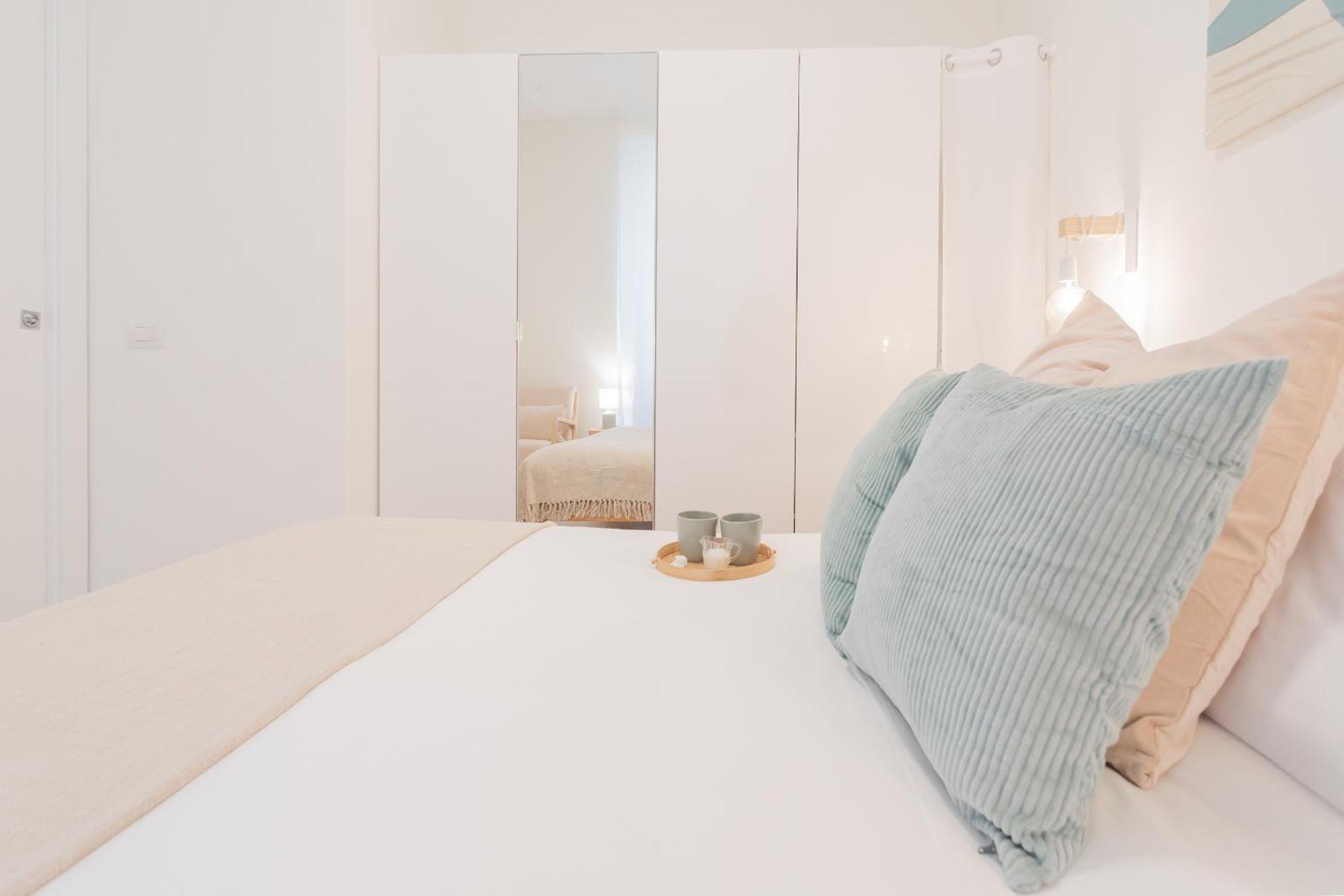 Enchanted Como Lake - City Apartment 2 By Rent All Como Buitenkant foto